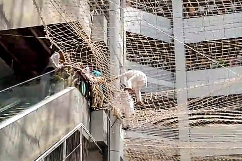 Maha Assembly Dy Speaker jump onto safety nets at Mantralaya