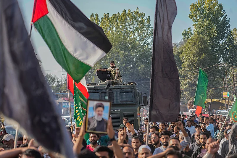 Israel Mideast Tensions Protest against Israel in Srinagar_5