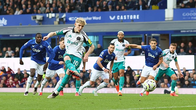 Everton 0-0 Newcastle United, EPL: Pickford Saves Gordon Penalty To Deny Magpies