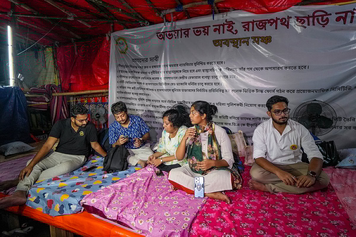 Swapan Mahapatra/PTI : Junior doctors go on fast unto death in Kolkata