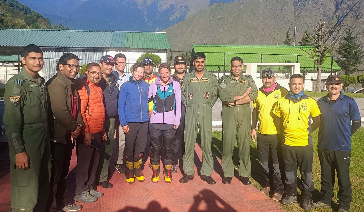 Two stranded foreign mountaineers rescued