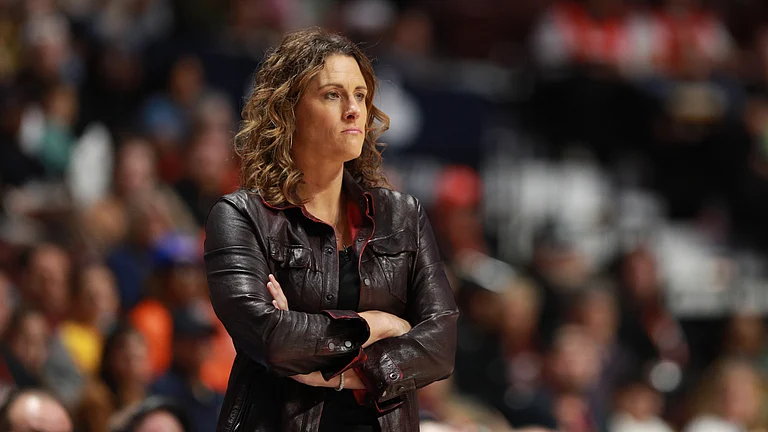 Connecticut Sun coach Stephanie White - null