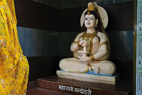 Bust of Mandodari located next to the Raavan temple