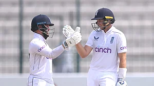 England pair Ben Duckett and Joe Root