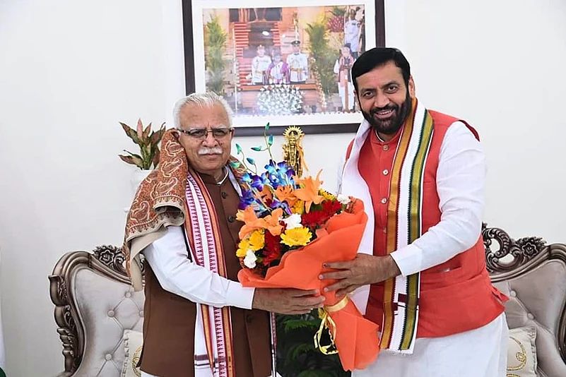 Haryana Chief Minister Nayab Saini meets Manohar Lal Khattar