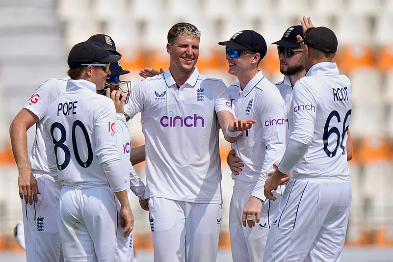 Pakistan and England 1st Test Cricket Day 2 Photo gallery_Brydon Carse