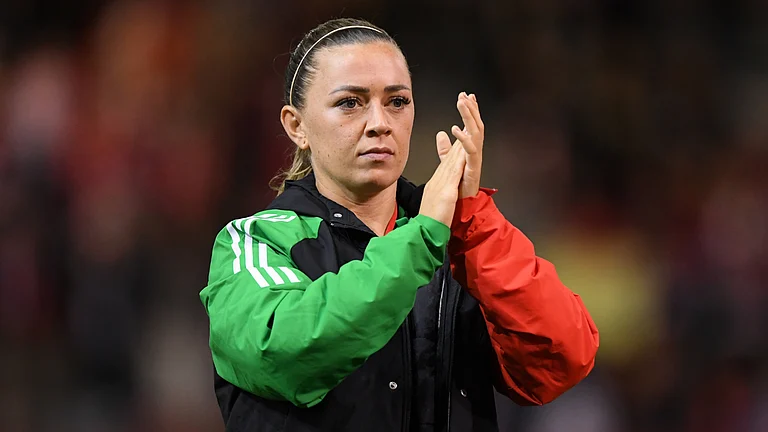 Arsenal left-back Katie McCabe - null