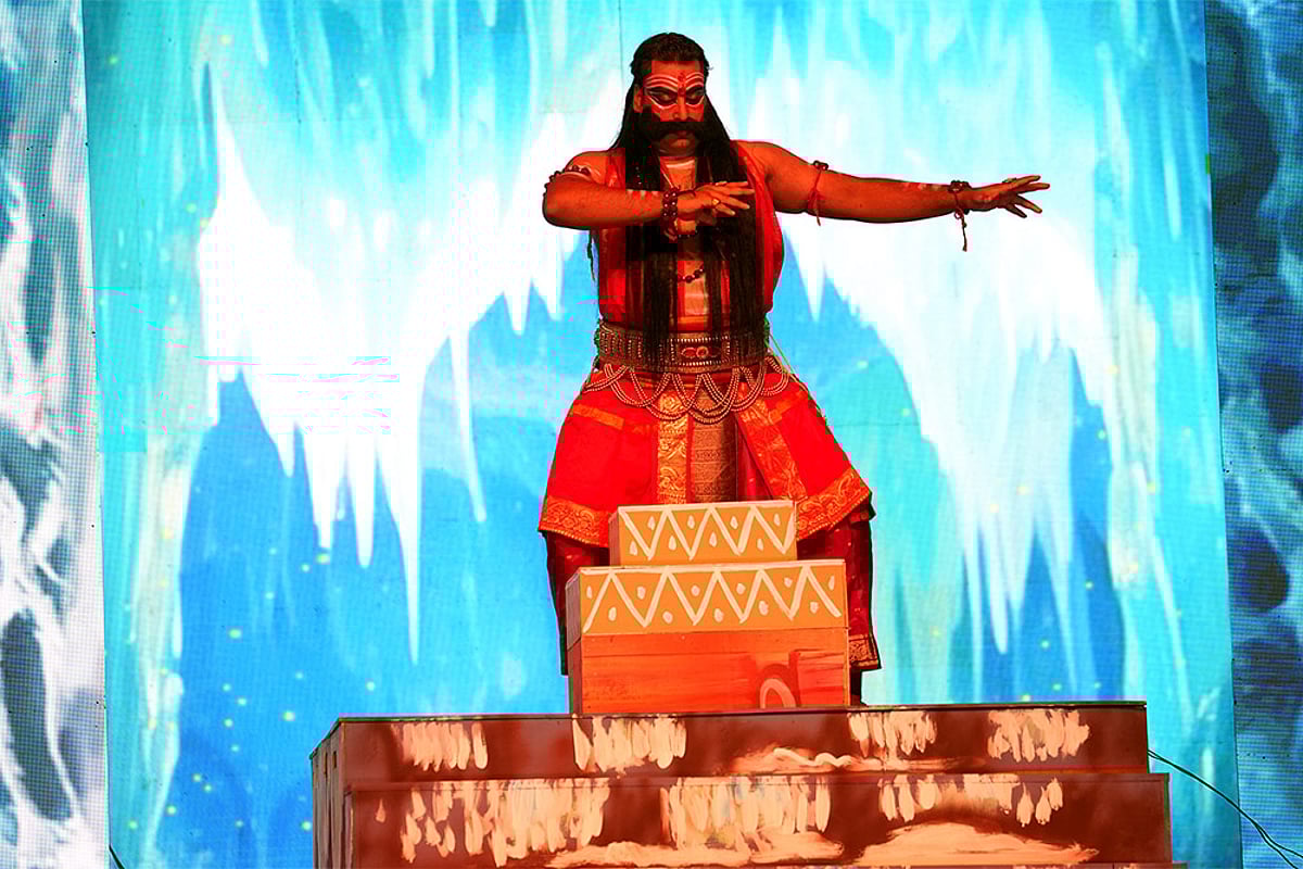 Siddhant in Raavan's costume for Ram Leela in Delhi_10