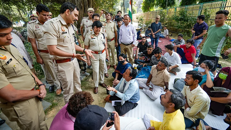 Sonam wangchuk ladakh bhawan detained