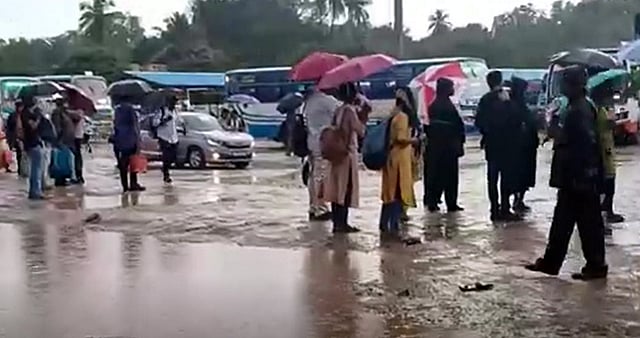 Weather Updates: Northeast Monsoon To Bring Heavy Rain In South India; Thunderstorms Expected In Mumbai 