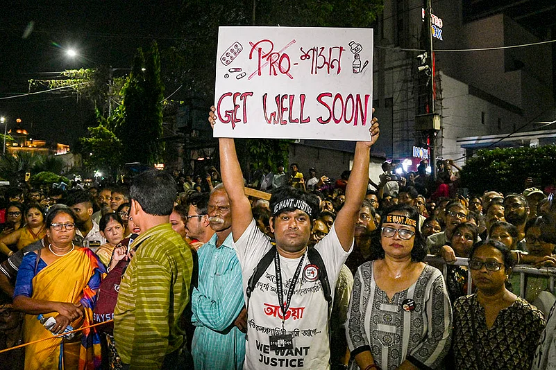 Kolkata doctor rape and murder Junior doctors hunger strike in Kolkata_6