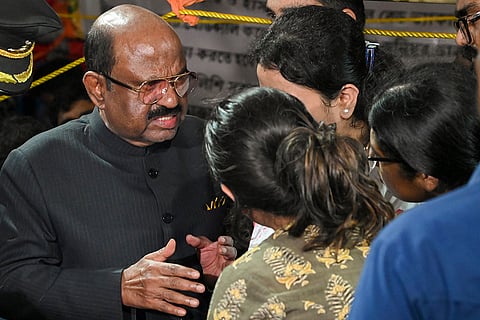 WB Guv meets protesting doctors in Kolkata