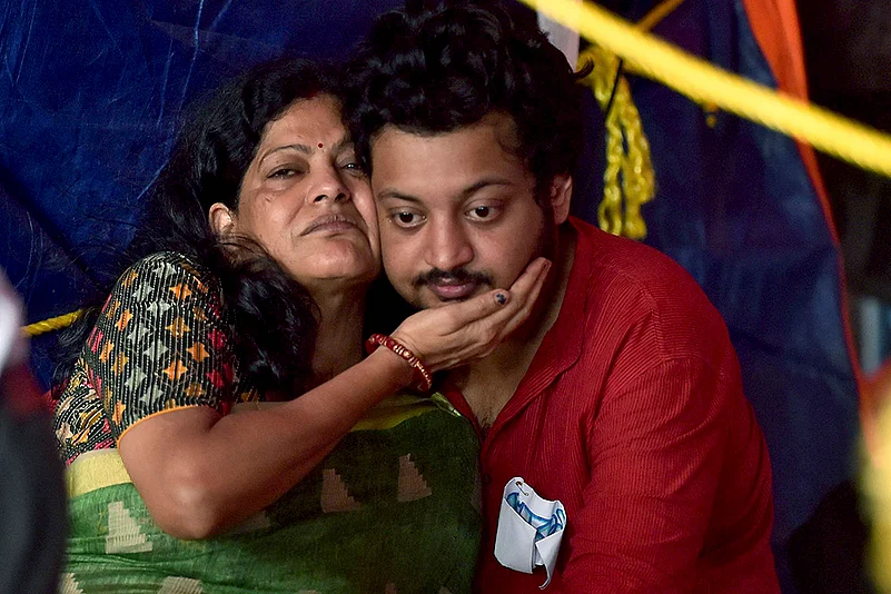 Kolkata doctor rape and murder Junior doctors hunger strike in Kolkata_8