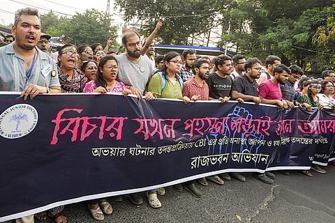 Doctors march to Raj Bhavan in Kolkata