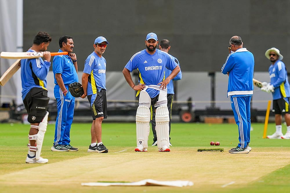 Photo: PTI/Shailendra Bhojak : Team India's training session