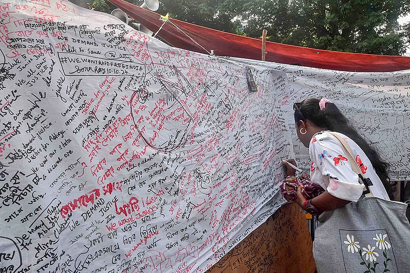 Kolkata doctor rape and murder Junior doctors hunger strike in Kolkata_9