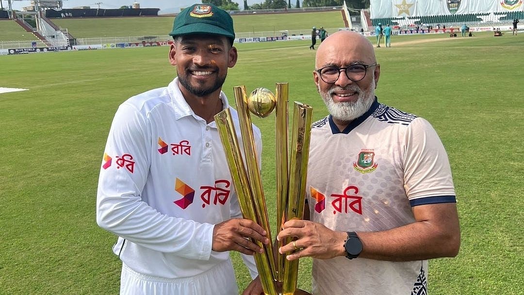 Instagram/Chandika Hathurusinghe : Outgoing Bangladesh head coach Chandika Hathurusinghe (right) with captain Najmul Hossain Shanto.