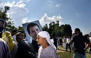 Yasir Iqbal/Outlook : A Rahul Gandhi-led Congress rally in Duroo, Kashmir