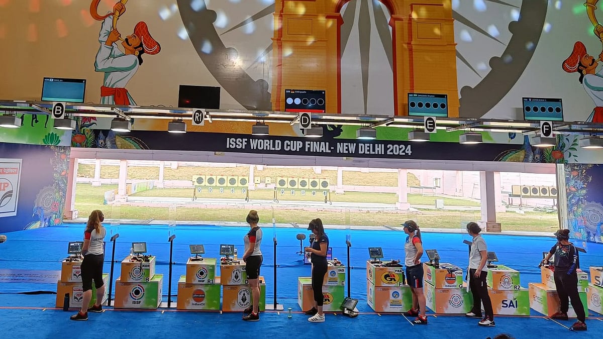 Photo: Outlook | Jagdish Yadav : India's Simranpreet Kaur Brar (R) with other participants of the 25m pistol women's final in the ISSF Shooting World Cup Final 2024 in New Delhi.