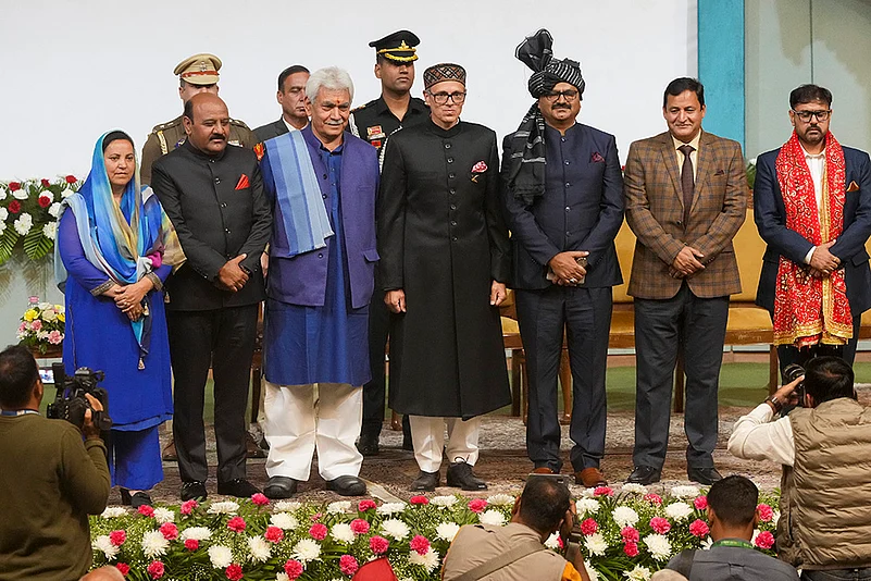 Swearing-in ceremony of new J&K govt by JKNCs Omar Abdullah_2