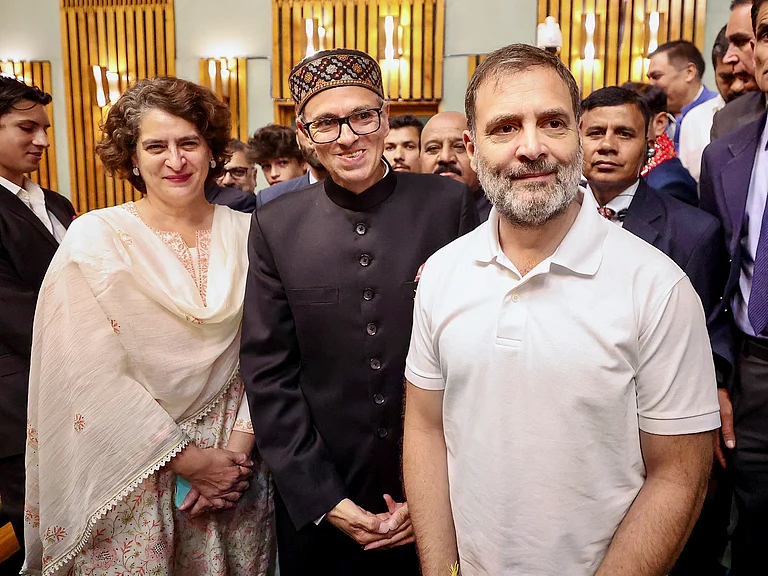 Rahul Gandhi and Priyanka Gandhi Vadra with CM-designate Omar Abdullah - PTI