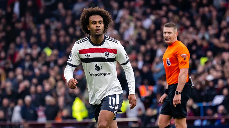 Joshua Zirkzee in action for Manchester United. - null