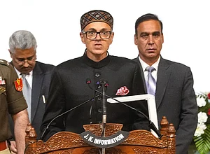 thumbnail : Omar Abdullah sworn in as CM