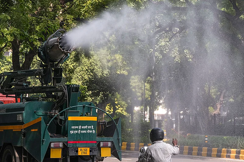 Anti-smog gun