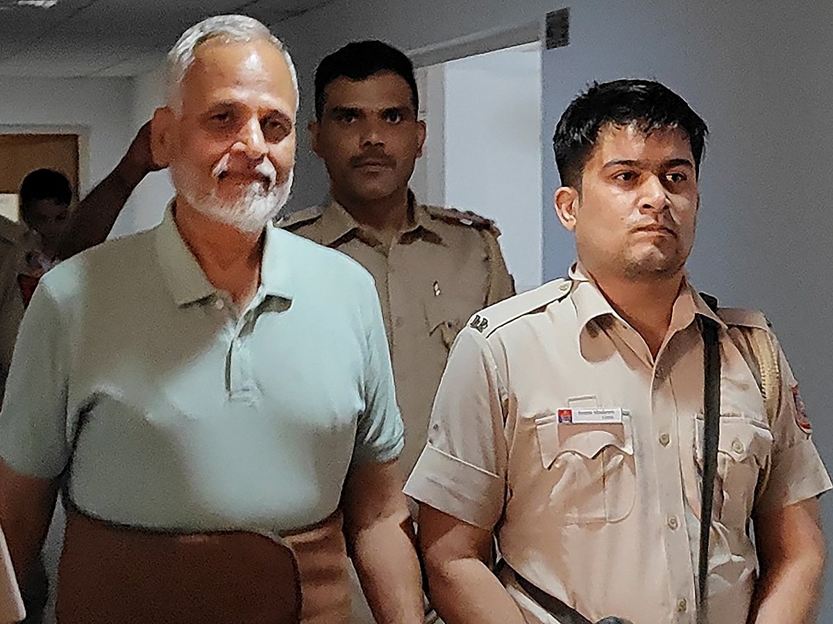 PTI : AAP leader Satyendar Jain being produced before the Rouse Avenue Court in a money laundering case, in New Delhi, Friday, Oct. 18, 2024