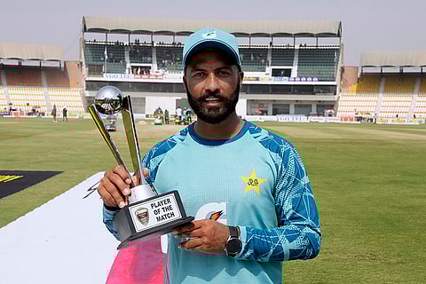 PAK Vs ENG 2nd Test: Sajid Khan poses for photo with player of the match trophy