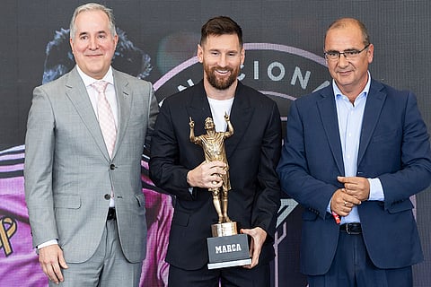 MARCA America Award: Lionel Messi with Inter Miami co-owner Jorge Mas and director of MARCA Juan Ignacio Gallardo