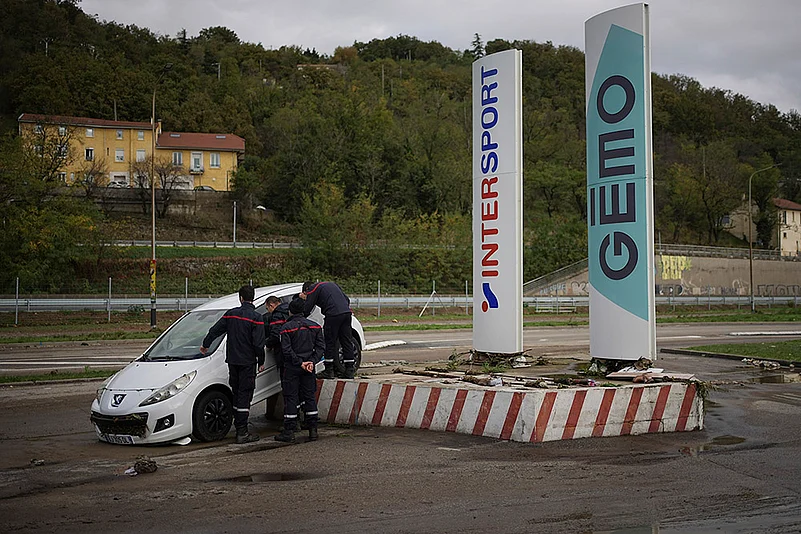 France Floods: torrential rain bring major flooding to central France_6