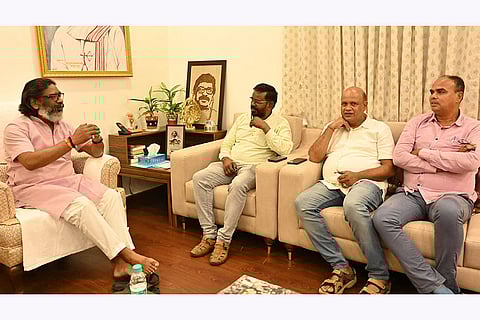 Jharkhand polls: Hemant Soren meets CPI (ML) leaders