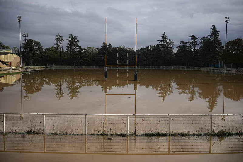 France Floods: torrential rain bring major flooding to central France_3