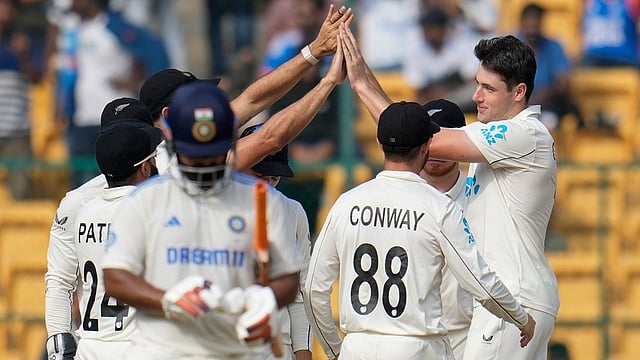 India Vs New Zealand, 1st Test Day 4 Highlights: Hosts Need To Defend 107 Before Bad Light Stops Play; IND - 46, 462; NZ - 402, 0/0