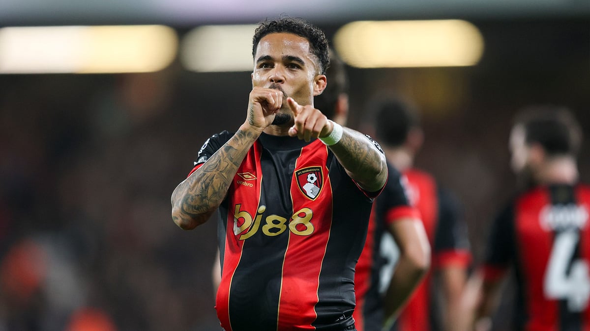 Bournemouth vs Arsenal Ryan Christie, Justin Kluiver 