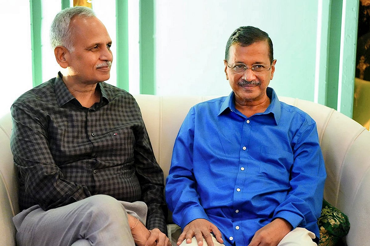 Arvind Kejriwal meets Satyendar Jain