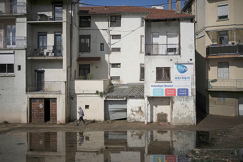 France Floods: torrential rain bring major flooding to central France_5