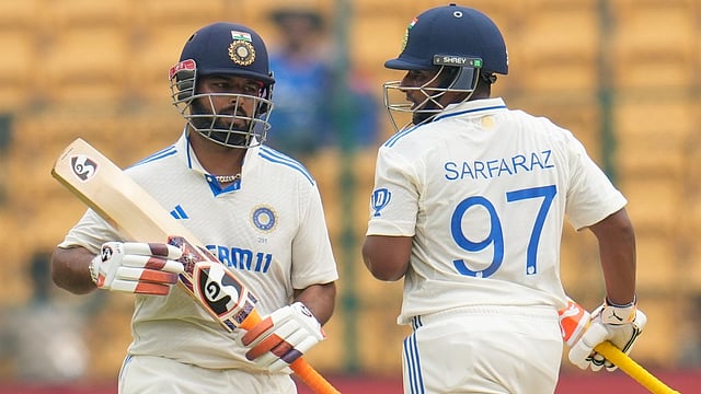 IND Vs NZ, 1st Test: Sarfaraz Khan's 'Rain Dance' On The Pitch To Protect Rishabh Pant Goes Viral - Watch
