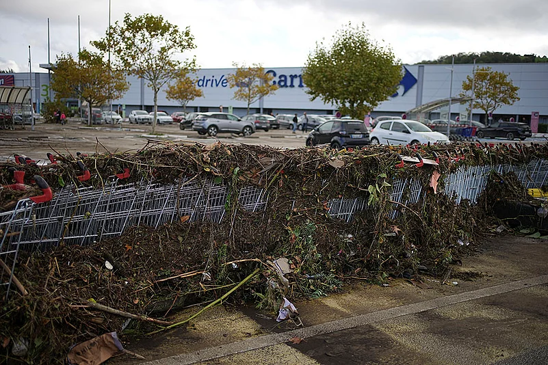 France Floods: torrential rain bring major flooding to central France_8