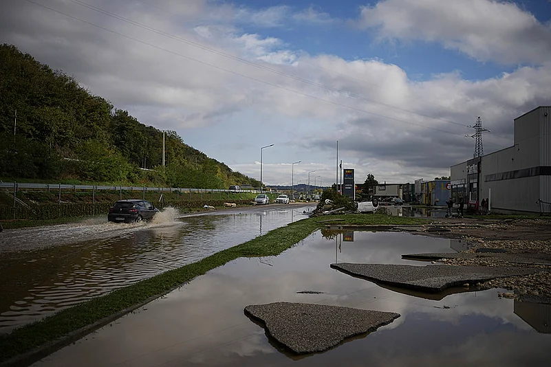 France Floods: torrential rain bring major flooding to central France_4