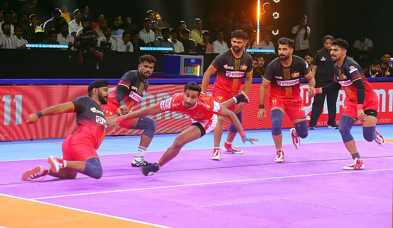Action from the Pro Kabaddi League season 11 clash between Gujarat Giants and Bengaluru Bulls in Hyderabad. - Special Arrangement