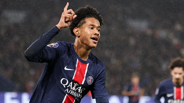 PSG 4-2 Strasbourg, Ligue 1: Luis Enrique Lauds Teenage Sensation Senny Mayulu