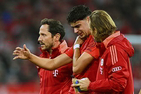 Bundesliga 2024-25: Aleksandar Pavlovic leaves the pitch injured