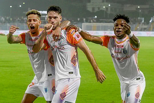 Mohammedan Sporting Vs Kerala Blasters, ISL 2024-25: Manjappada Fight Back To Win Chaotic Kolkata Match - In Pics