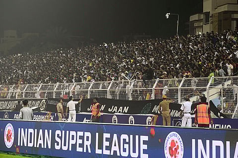 ISL 2024-25: Security personnel try to pacify supporters of Mohammedan SC