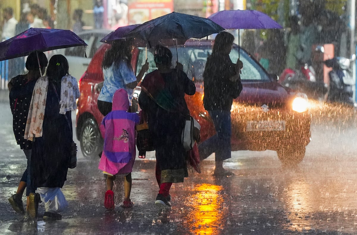 PTI : Heavy rains battered Bengaluru, causing severe waterlogging in several areas | 