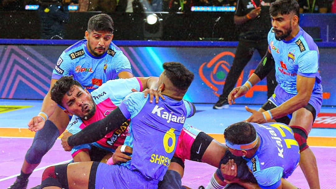 X | Bengal Warriorz : A glimpse from the Bengal Warriorz vs Jaipur Pink Panthers Pro Kabaddi League 11 match. 