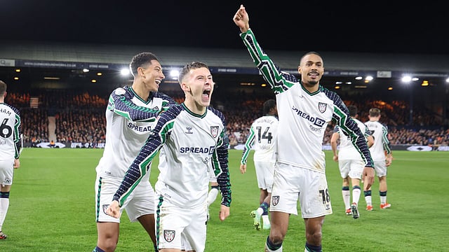 Luton Town 1-2 Sunderland: Black Cats Move Clear At Championship Summit With Hard-Fought Win