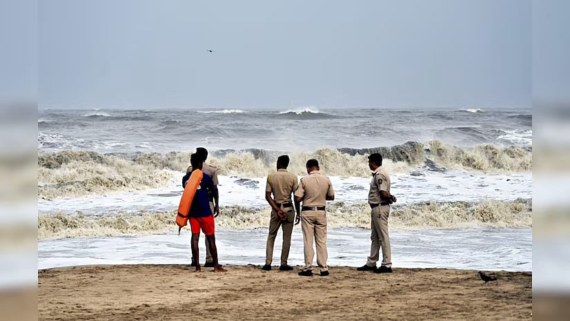 PTI : Cyclone Dana is likely to make landfall in Odisha on Thursday 